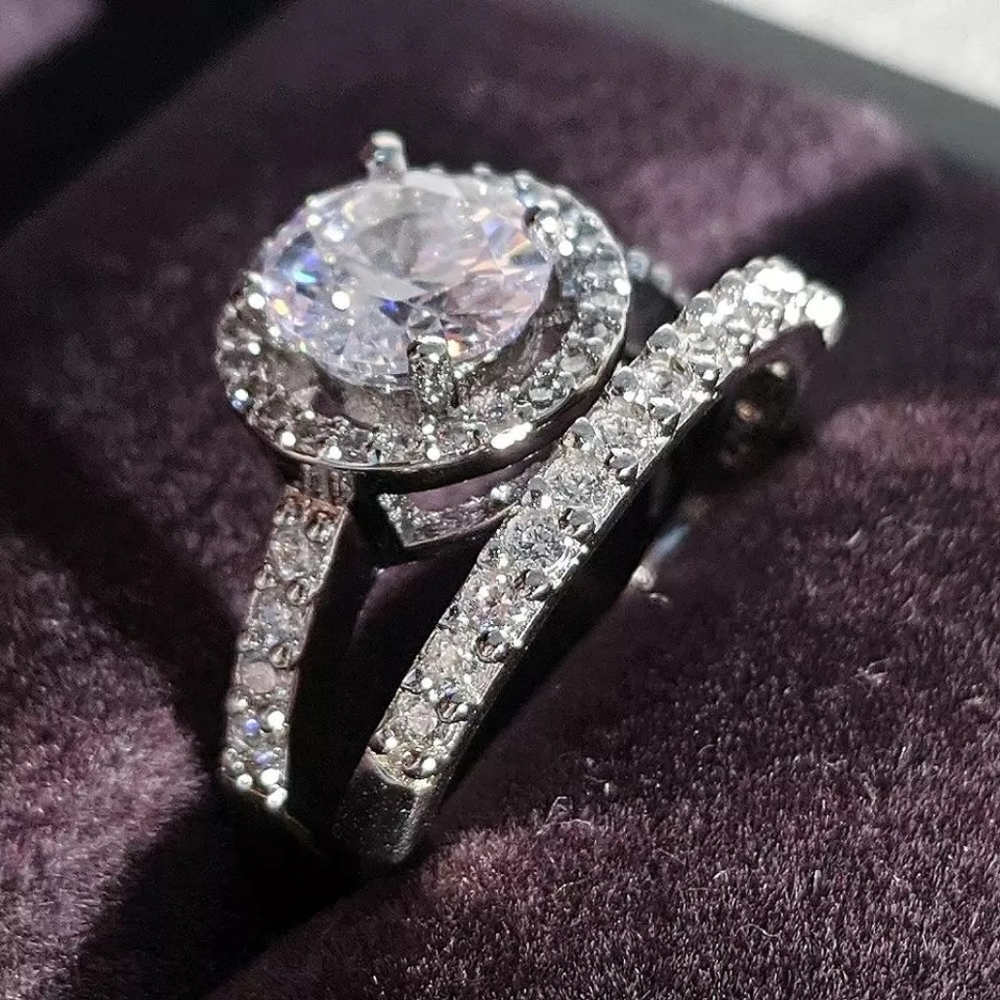 Classic Round Diamond Bridal Rings Set - Picture 2 of 4
